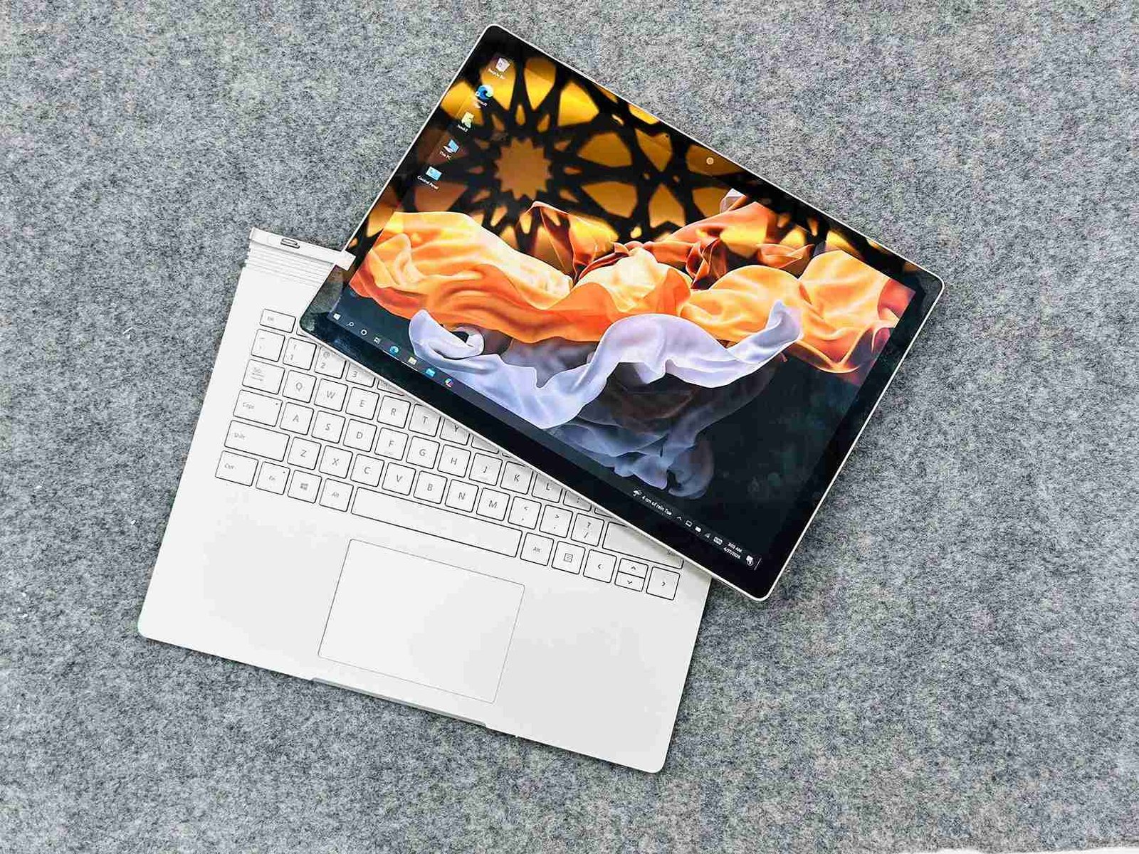SURFACE BOOK I5 6TH 8/256 14'' (DETACHABLE)